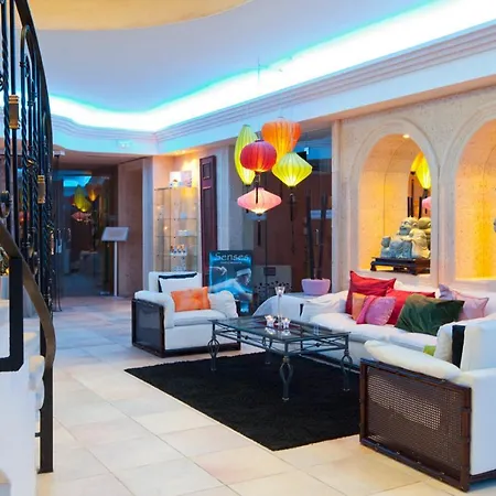 Garden Apart-suites & מלון