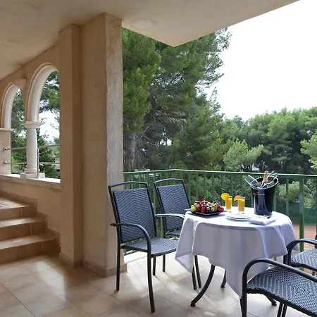 מלון Garden Apart-suites &