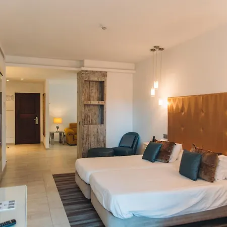 מלון Garden Apart-suites & 5*