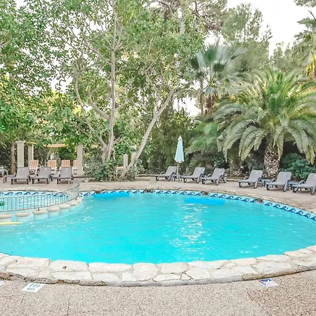 מלון Garden Apart-suites & קאלה ראטג'אדה