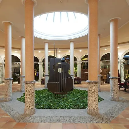 Garden Apart-suites & 5* קאלה ראטג'אדה