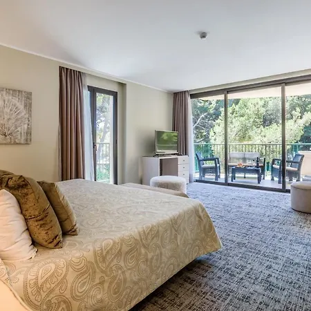מלון Garden Apart-suites & 5*